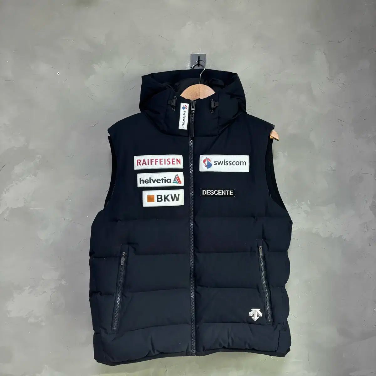 デサント アウディ ダック ダウン ベスト