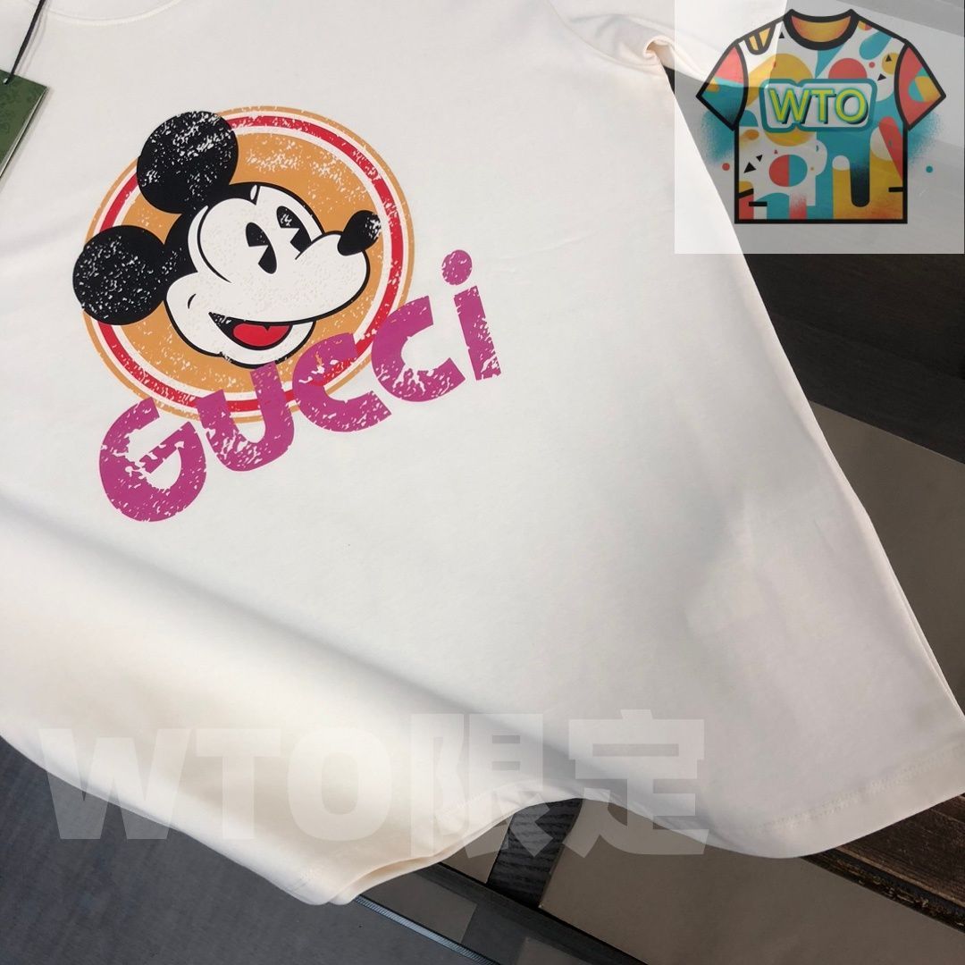 ロゴプリントTシャツ