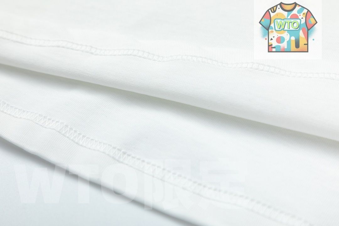 コラボ グラフィティプリントTシャツ