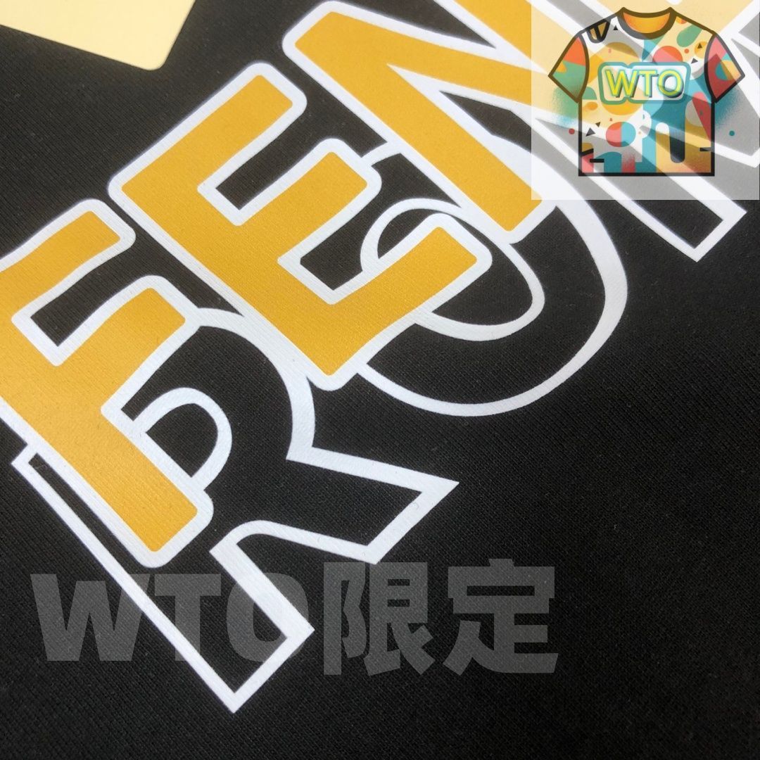 FENDI クルーネックTシャツ