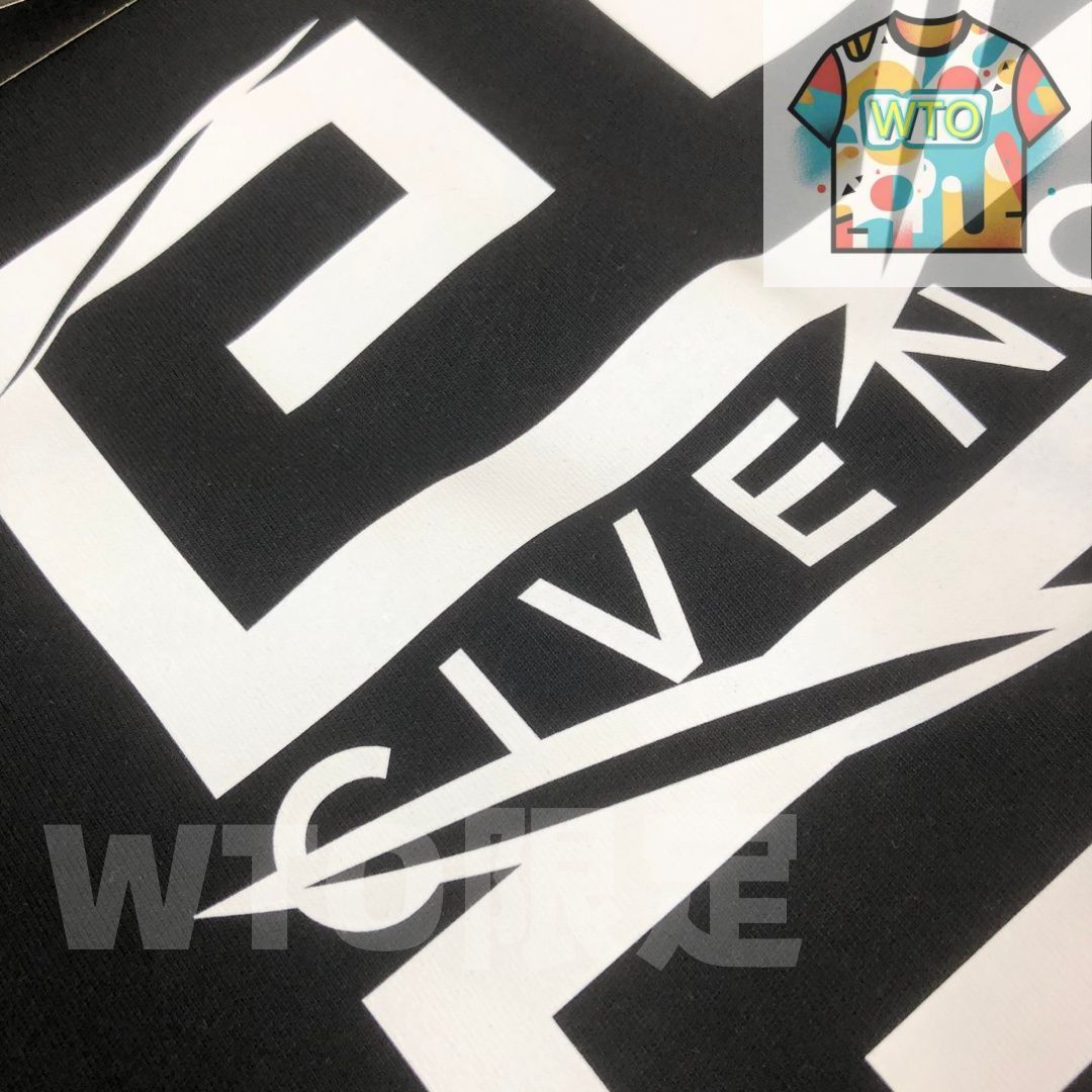 クルーネックTシャツ