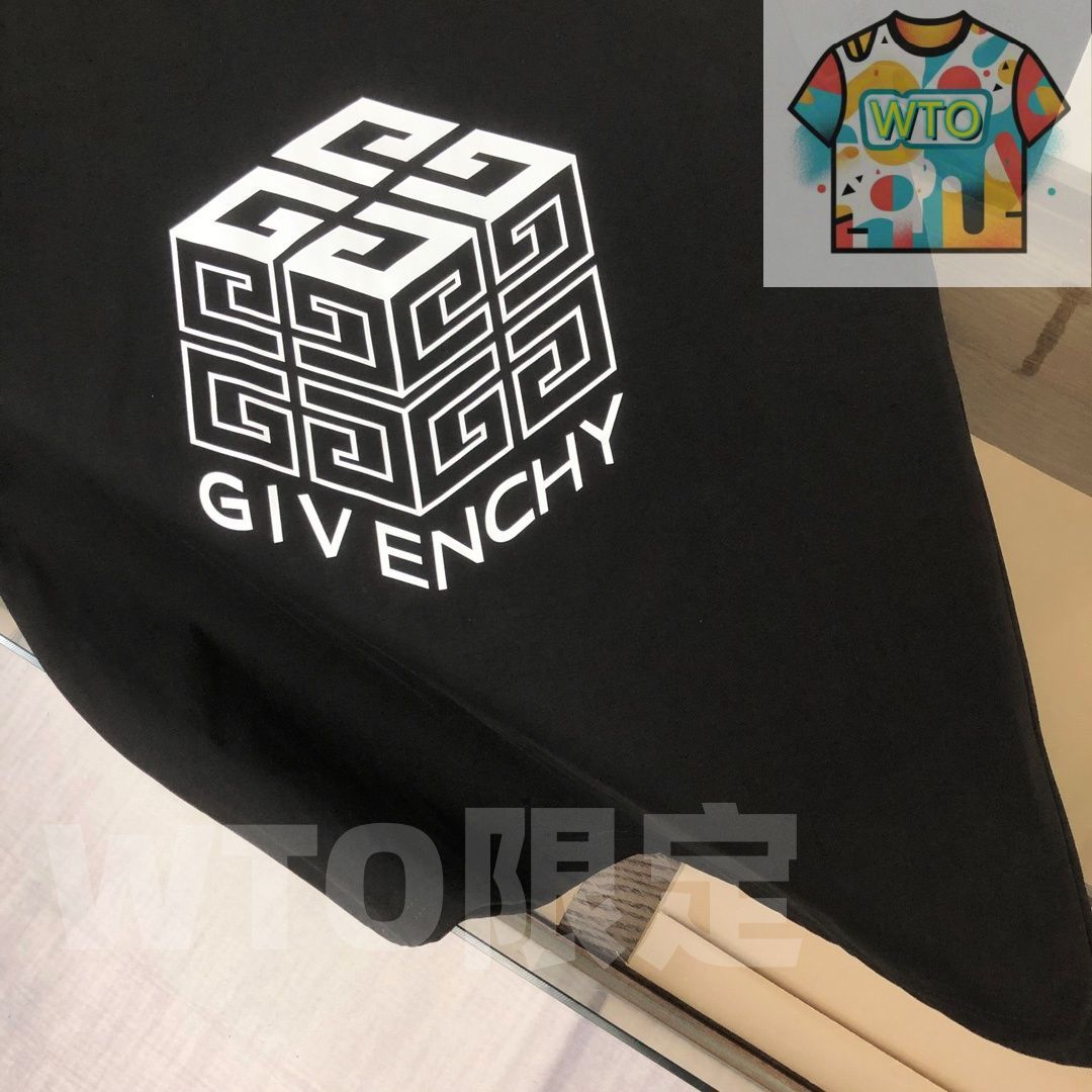 クルーネックTシャツ