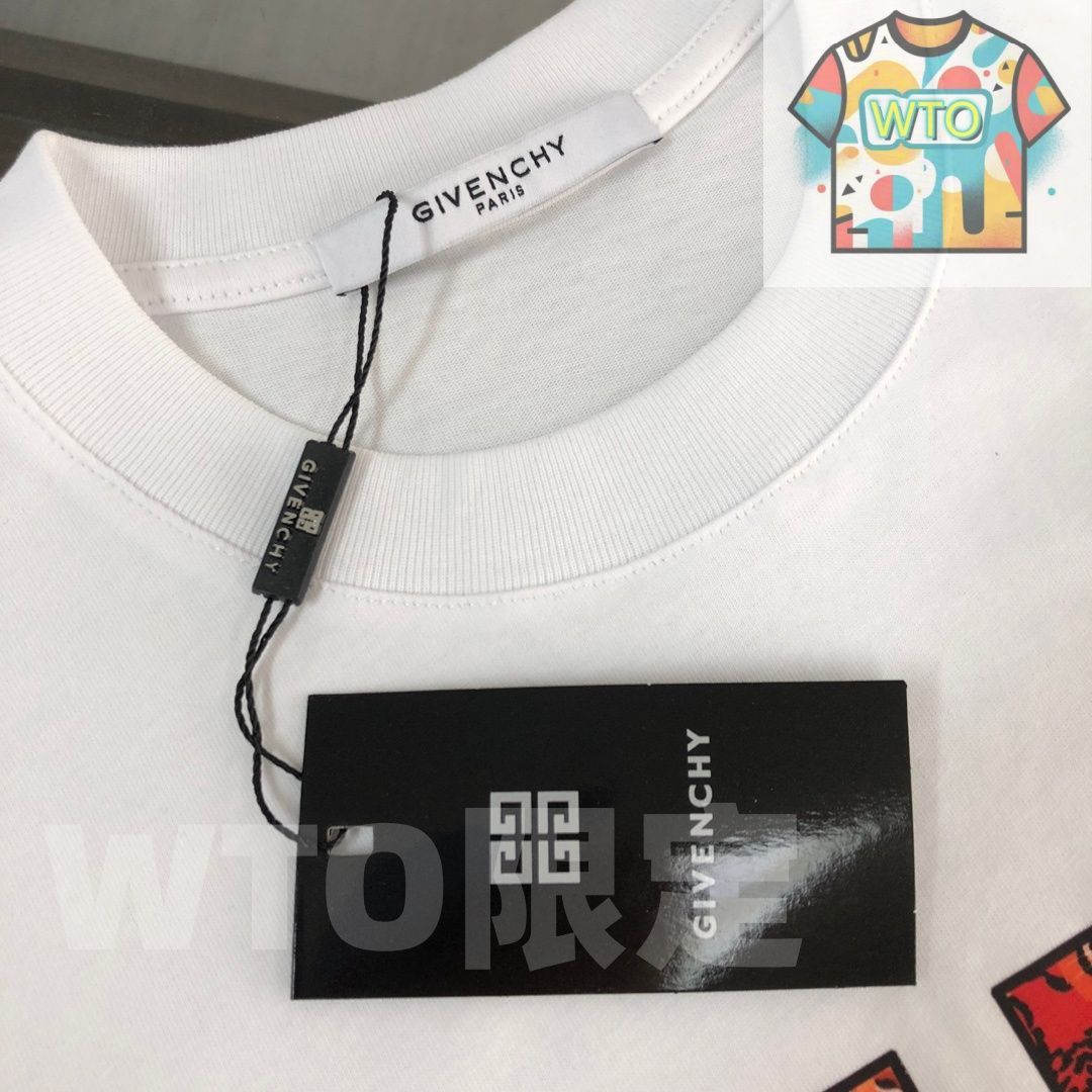 ロゴプリントTシャツ