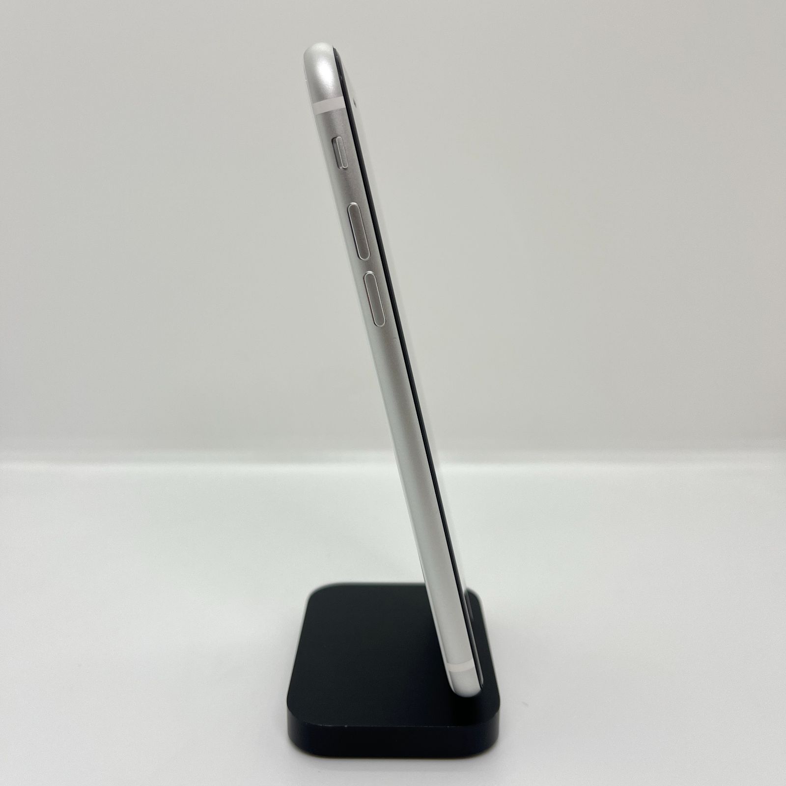 バッテリー最大容量100％】iPhoneSE2 64GB ホワイト【SIMロック解除