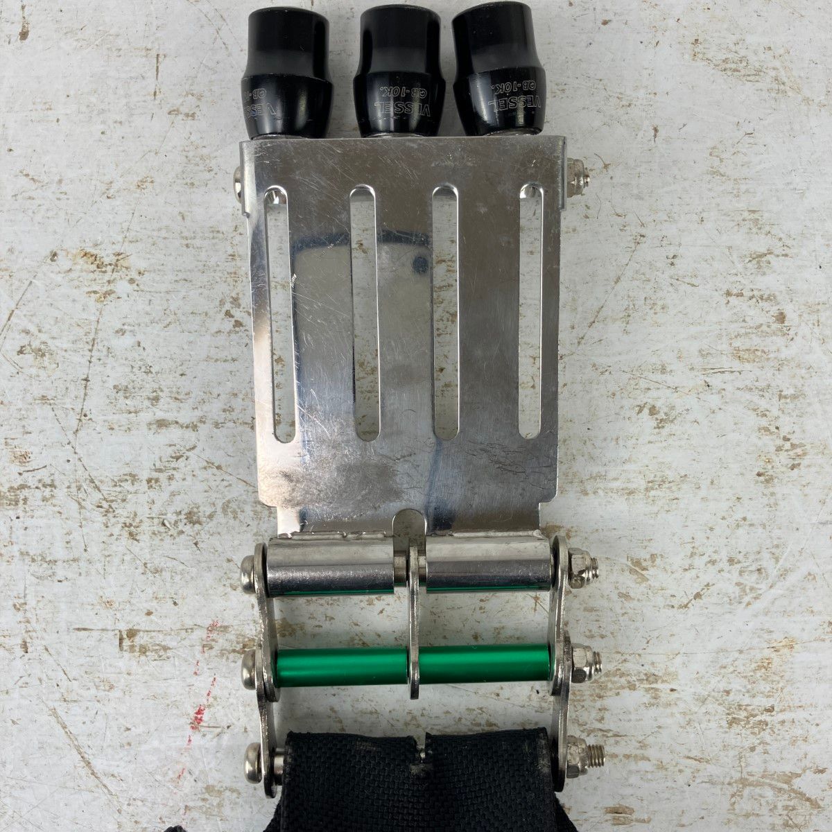 ЗЗKNICKS コーデュラバリスティック生地