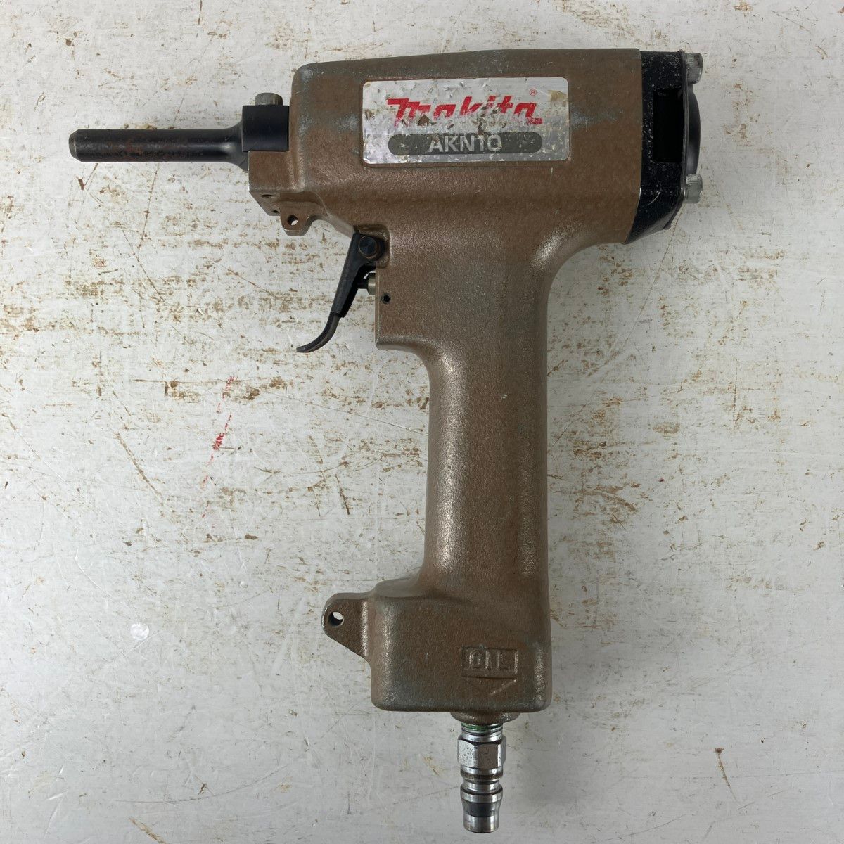ЗЗMAKITA マキタ 2 常圧 エア釘抜き AKN10 ブラウン
