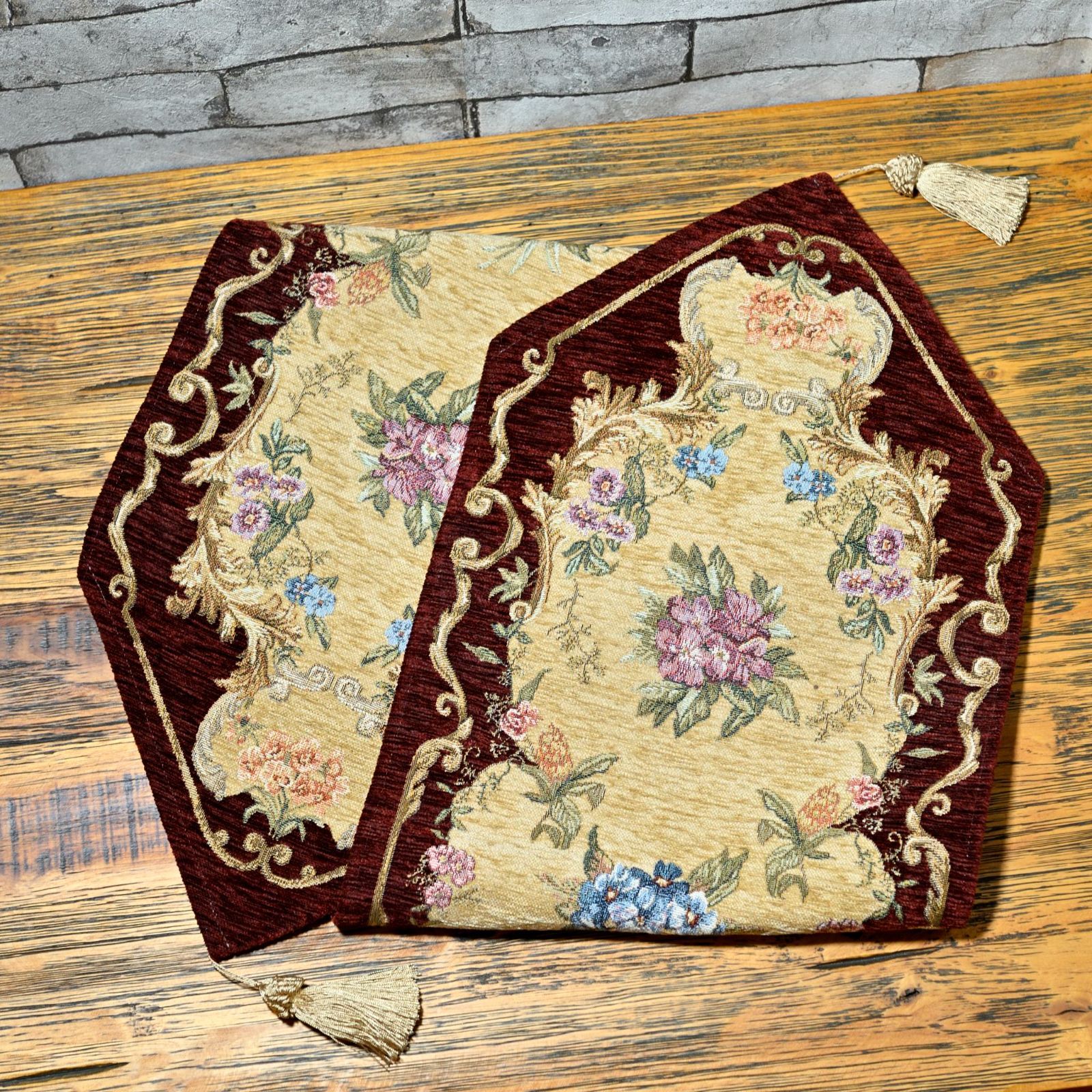 ベルギー製 ゴブラン織り タッセル付きテーブルセンターマット RACHEL レッド 幅32 5 長さ132 cm