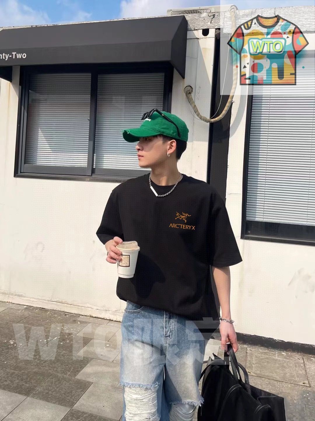 ARC TERYX アークタリクス 最新モデルのゴールドロゴ 大ロゴアルファベット 男女兼用カップル向けショートスリーブ T シャツ