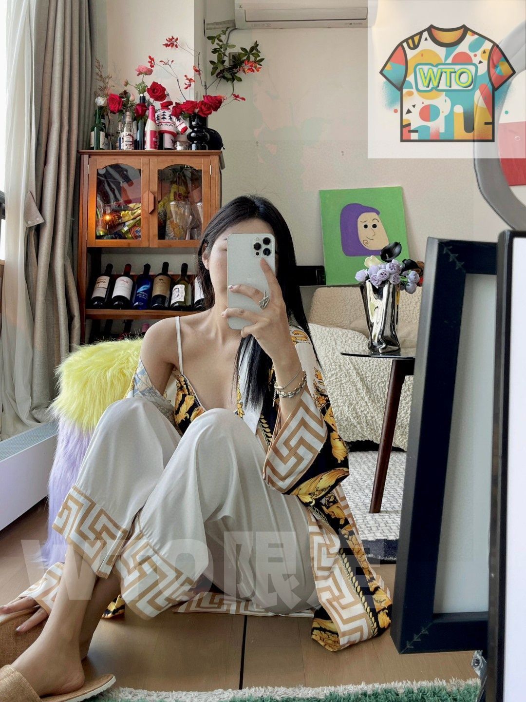 これは Versace ヴェルサーチ の新商品のパジャマです 原単品質で ファッション界を驚かせる で ファッションの先駆けとして存在しています