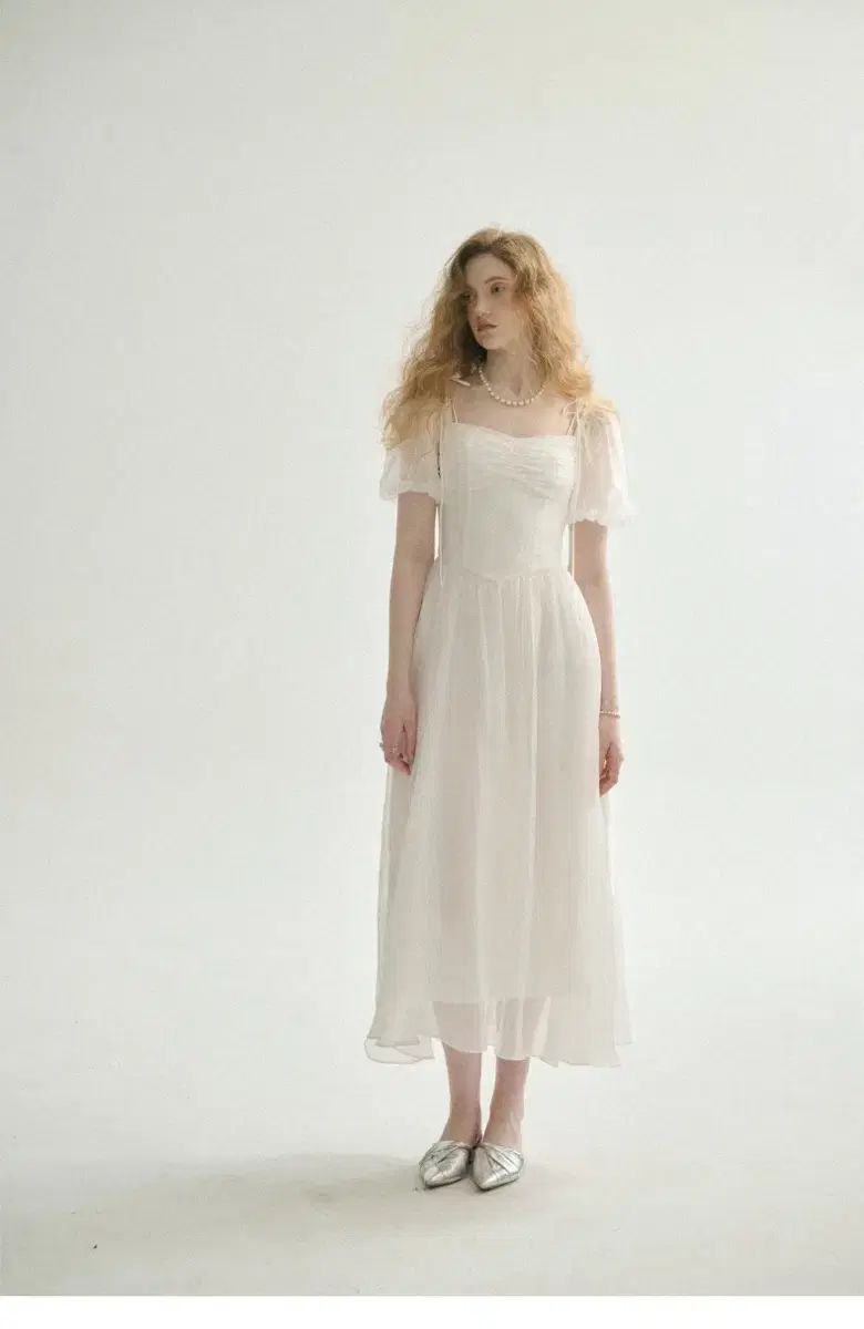 Mサイズ シンスゼン Minerva リボン ロング丈ワンピース 白 パフ ロング リゾートワンピース