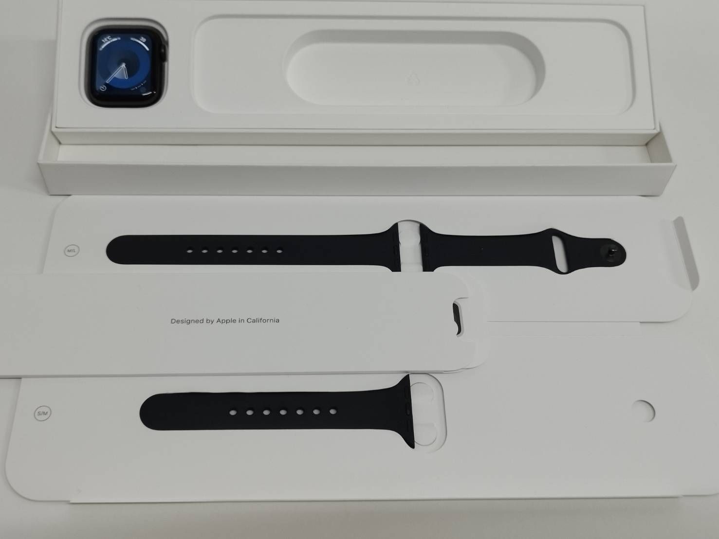 Apple Watch Series 6 GPS 40 mm A 2291 スペースグレー MG 133 J 2