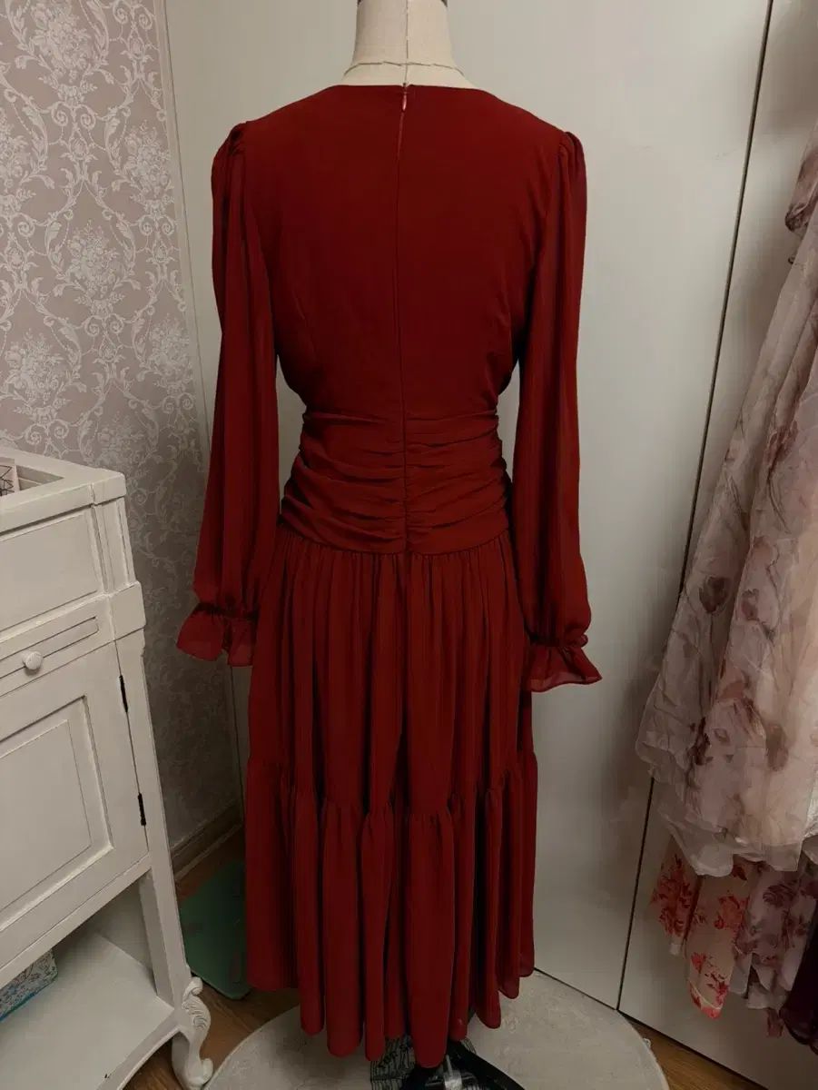 Then レッドシャーリングシフォンロング丈ワンピース