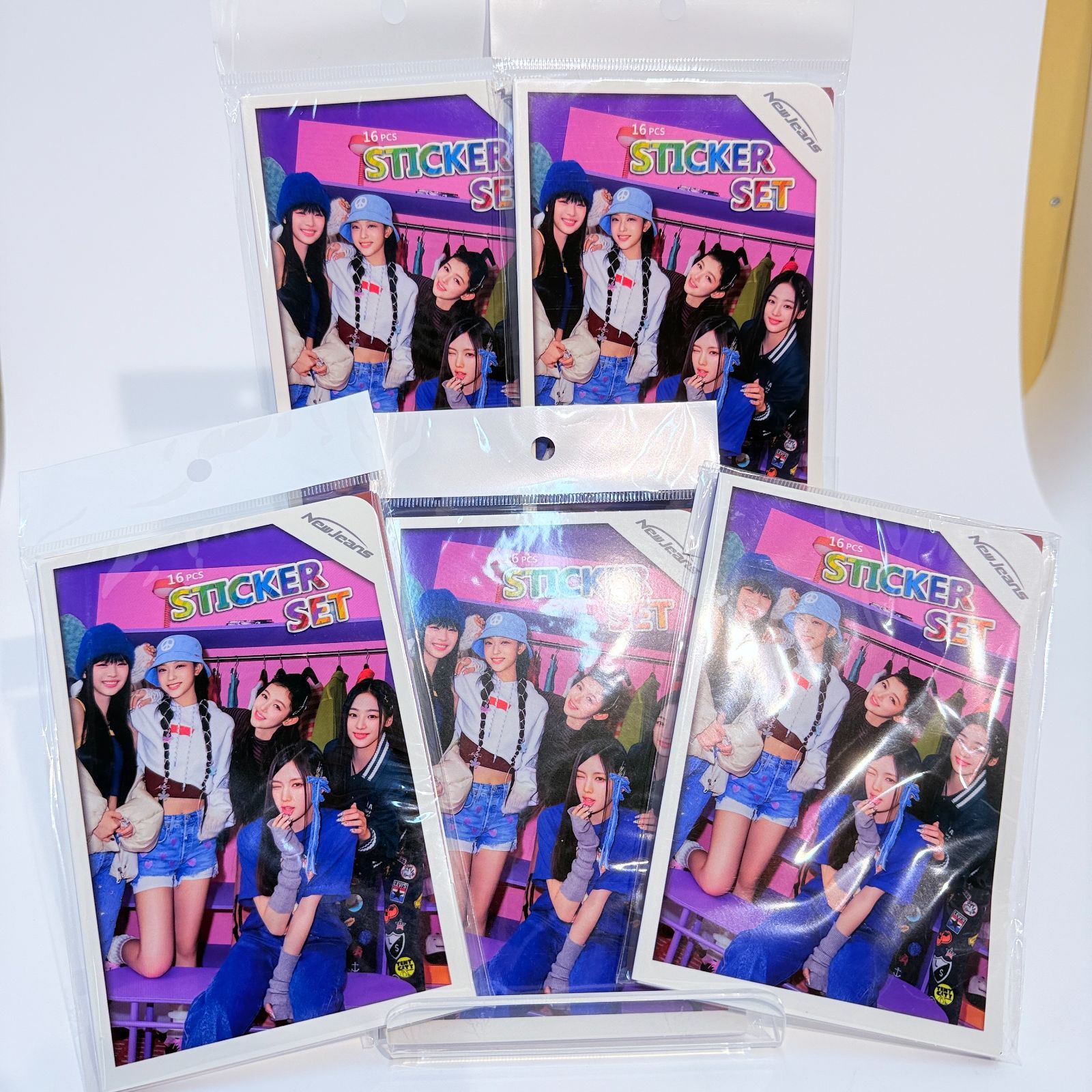 Essential with NewJeans ステッカーセット 非売品 5個セット】K-POPアイドルグループNewJeans（ニュージーンズ