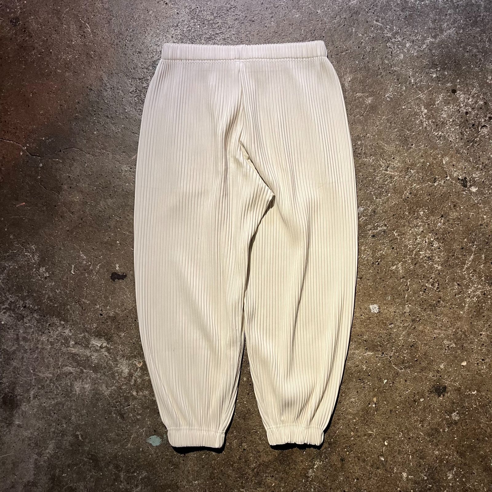 HOMME PLISSE 20ss プリーツジョガーパンツ 3 アイボリー オムプリッセ ISSEY MIYAKE イッセイミヤケ 2020ss HP01JF143