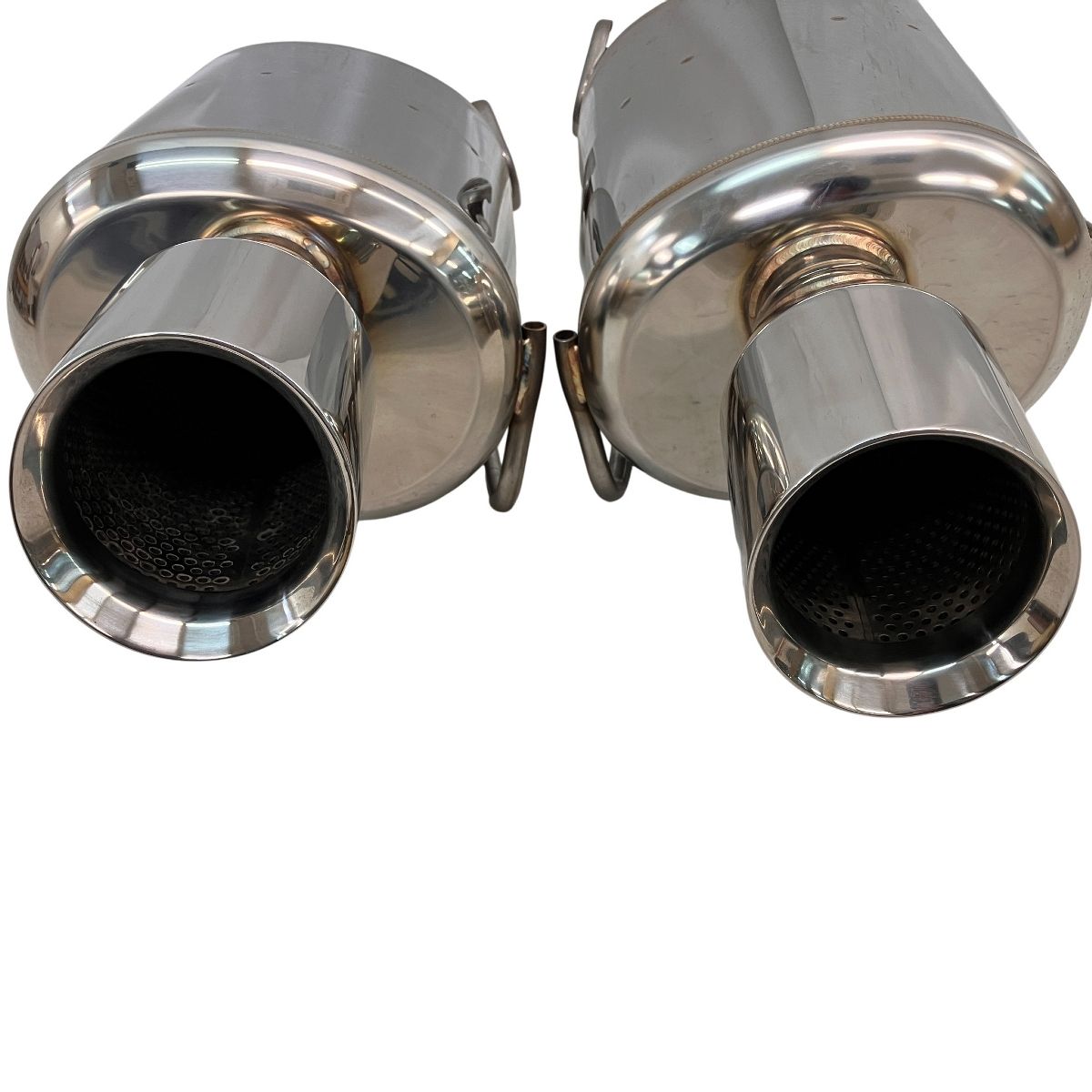 スバル　フォレスターsk5 stiパフォーマンスマフラー エスティアイ（STi） フォレスター SK5 SPORT パフォーマンスマフラー