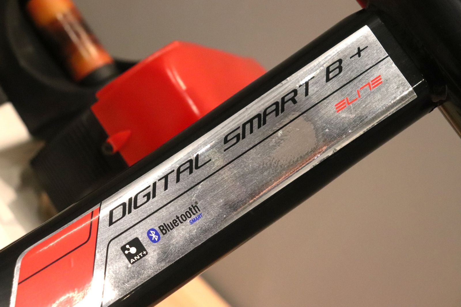 ELITE Qubo Digital Smart B+ 固定ローラー台 エリート ELITE（エリート）QUBO DIGITAL SMART B＋ （キューボデジタルスマート