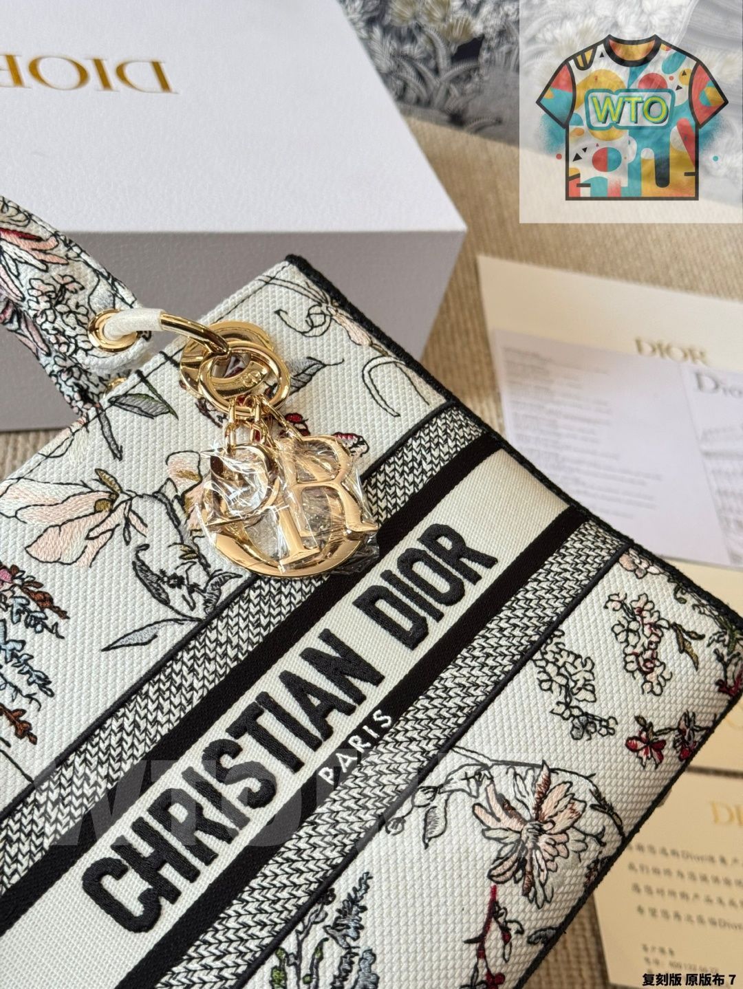 D-Lite 刺繍ハンドバッグ