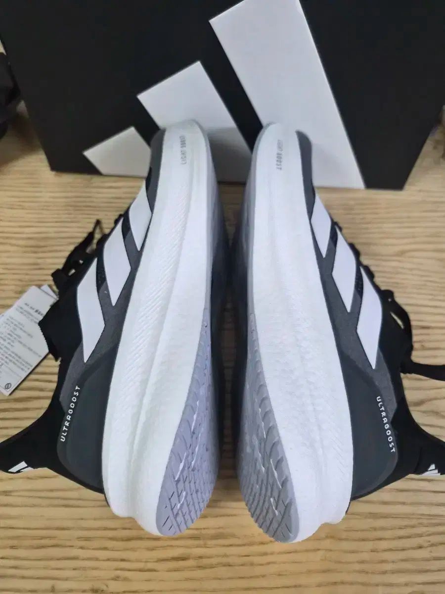 アディダス ウルトラブースト 5X 280サイズ