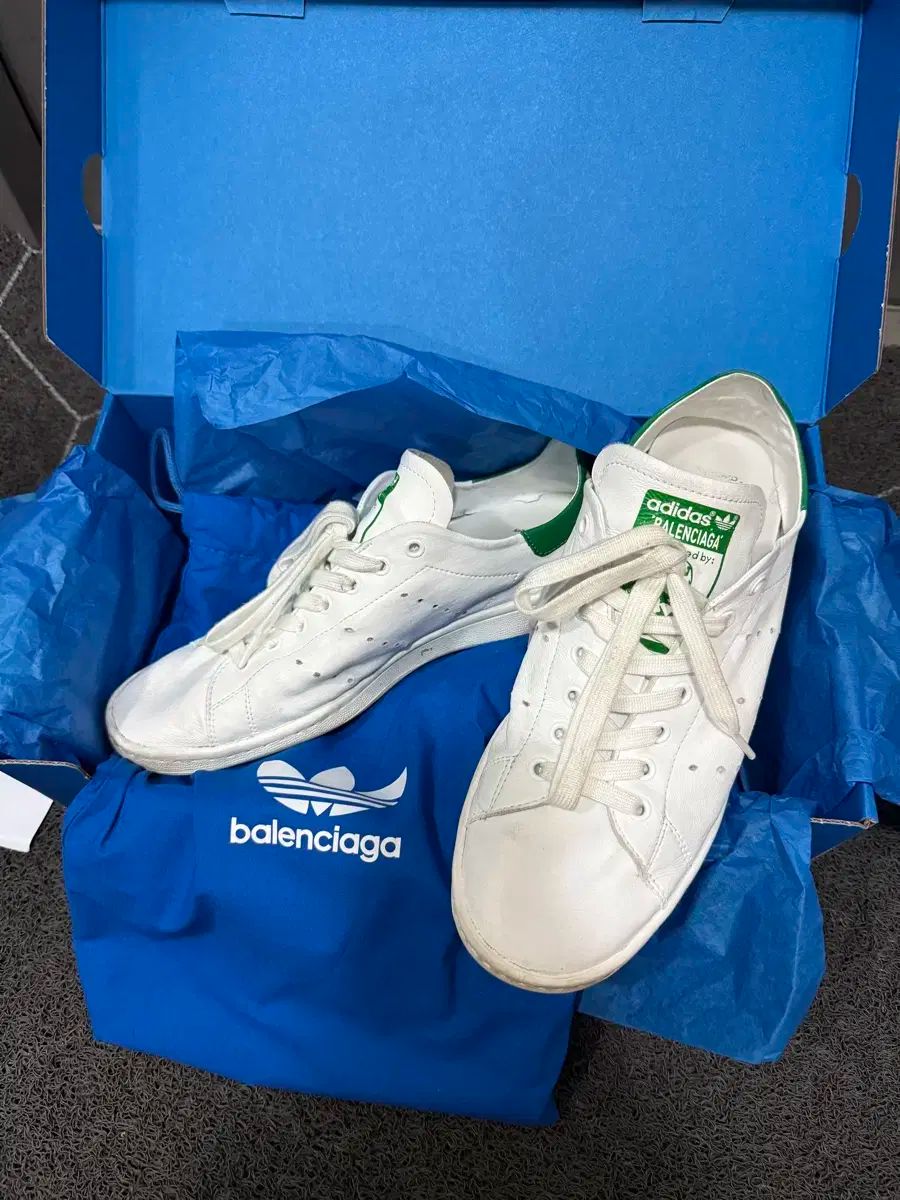 42 アディダス x バレンシアガ スタンスミス
