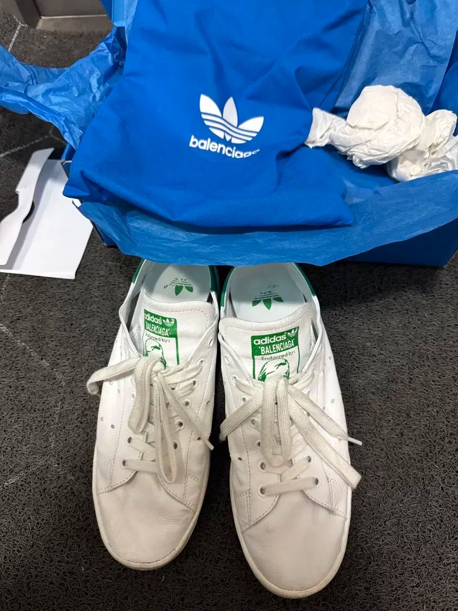 42 アディダス x バレンシアガ スタンスミス