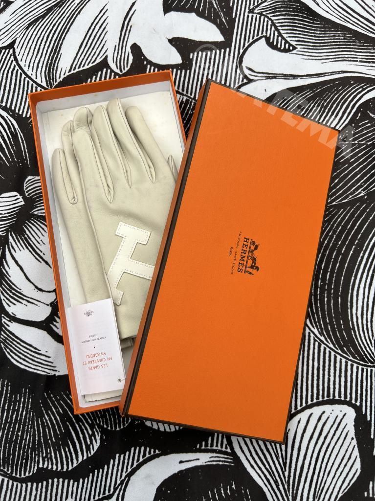 Hermes エルメス タグ き 手袋 革手袋 羊皮 シープスキン Size サイズ 7 1 2 ベージュ レディース Hermes 5 Finger Gloves
