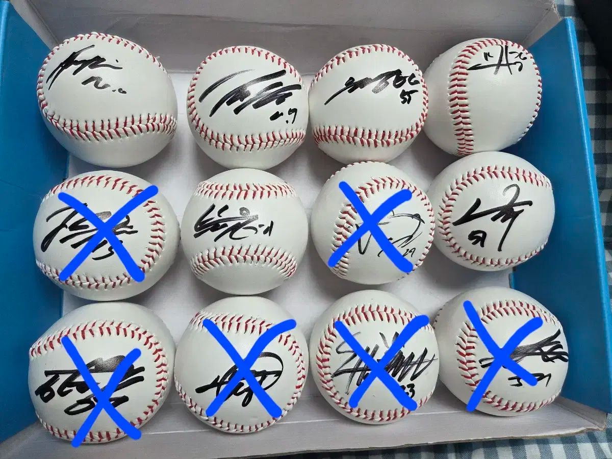 往年の読売巨人軍スター選手の直筆サインボールと色紙です 読売