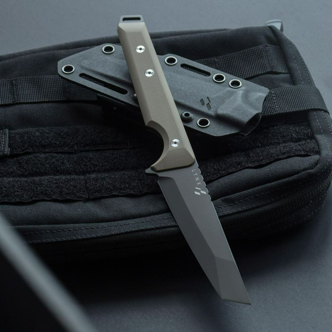 フルタングナイフ タクティカルナイフ シースナイフ サバイバルナイフ アウトドア キャンプ D2 黒 タン 本格派 カナダ製