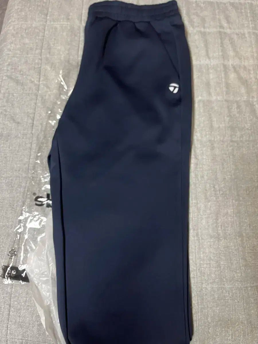 テイラーメイド ブラック ゴルフ ズボン 95