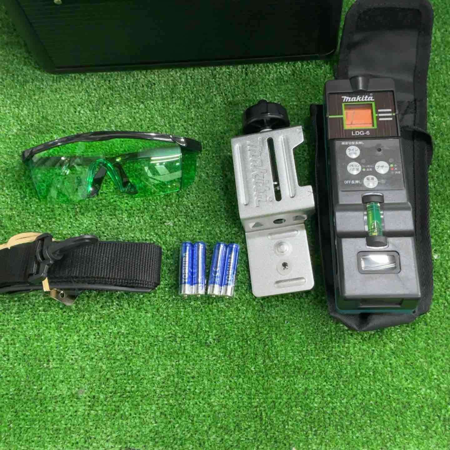  マキタ makita レーザー墨出し器 10 8 V 1 5 Ah 充電器付き 光学機器 計測 検査