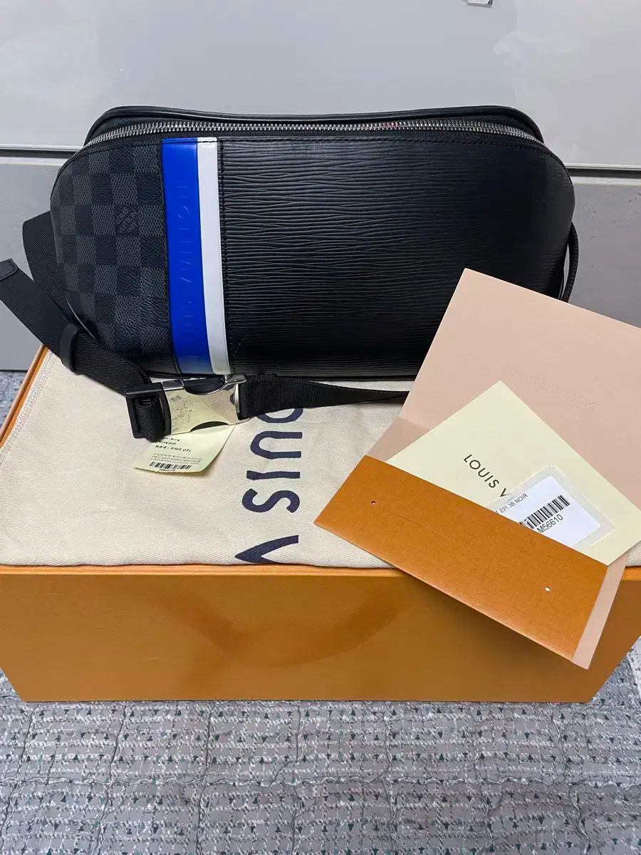 Louis Vuitton ルイヴィトン 범백 예삐