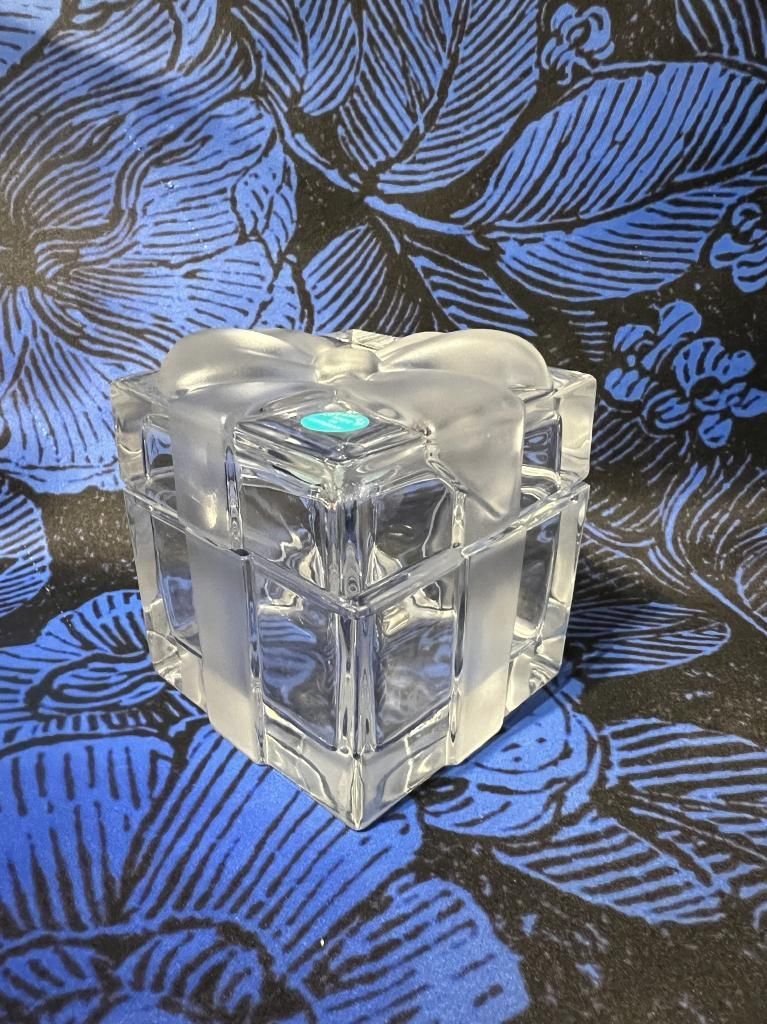 TIFFANY&Co 小売業者 ティファニー クリスタル ボウ ボックス 苺様