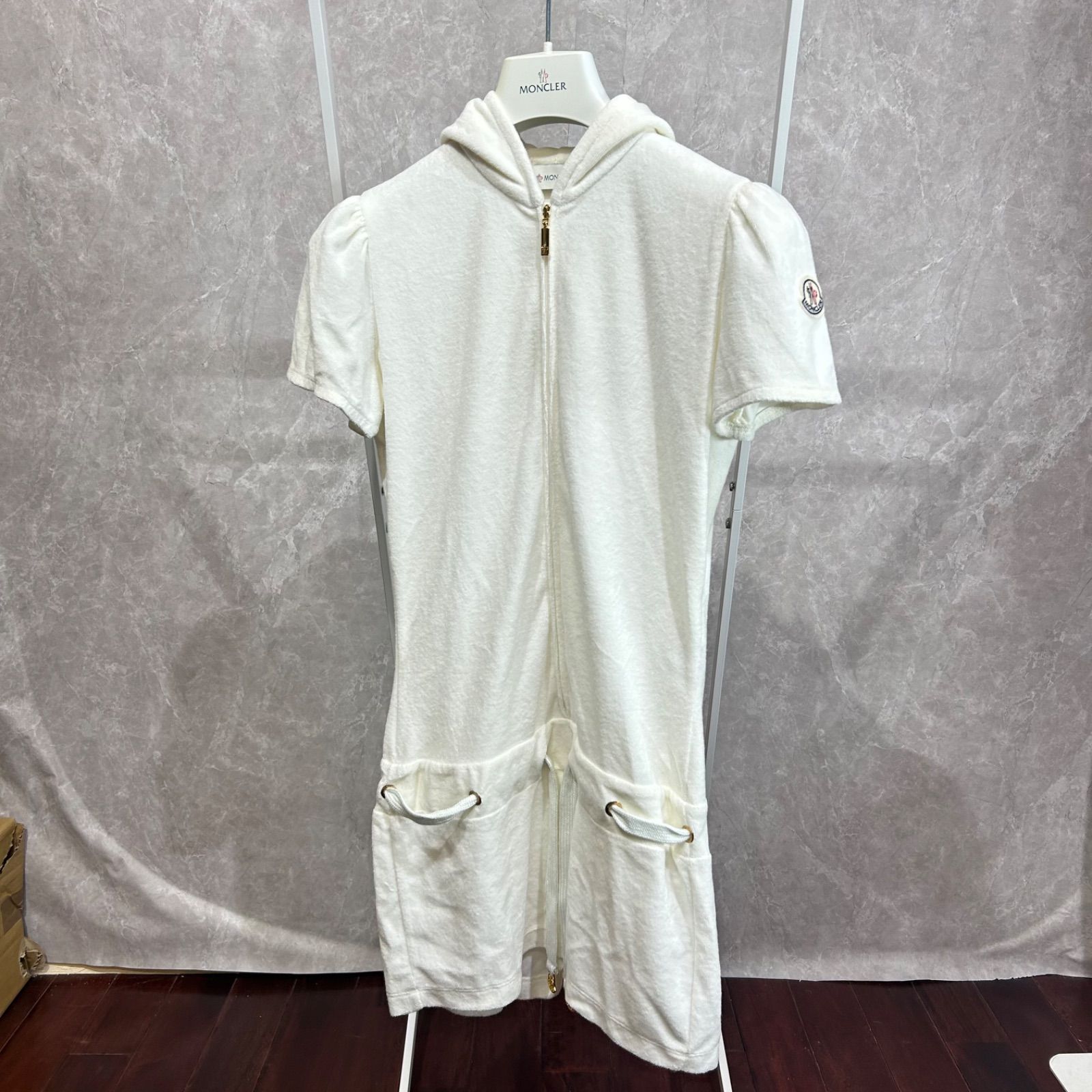 MONCLER モンクレール半袖ジップパーカー白xs