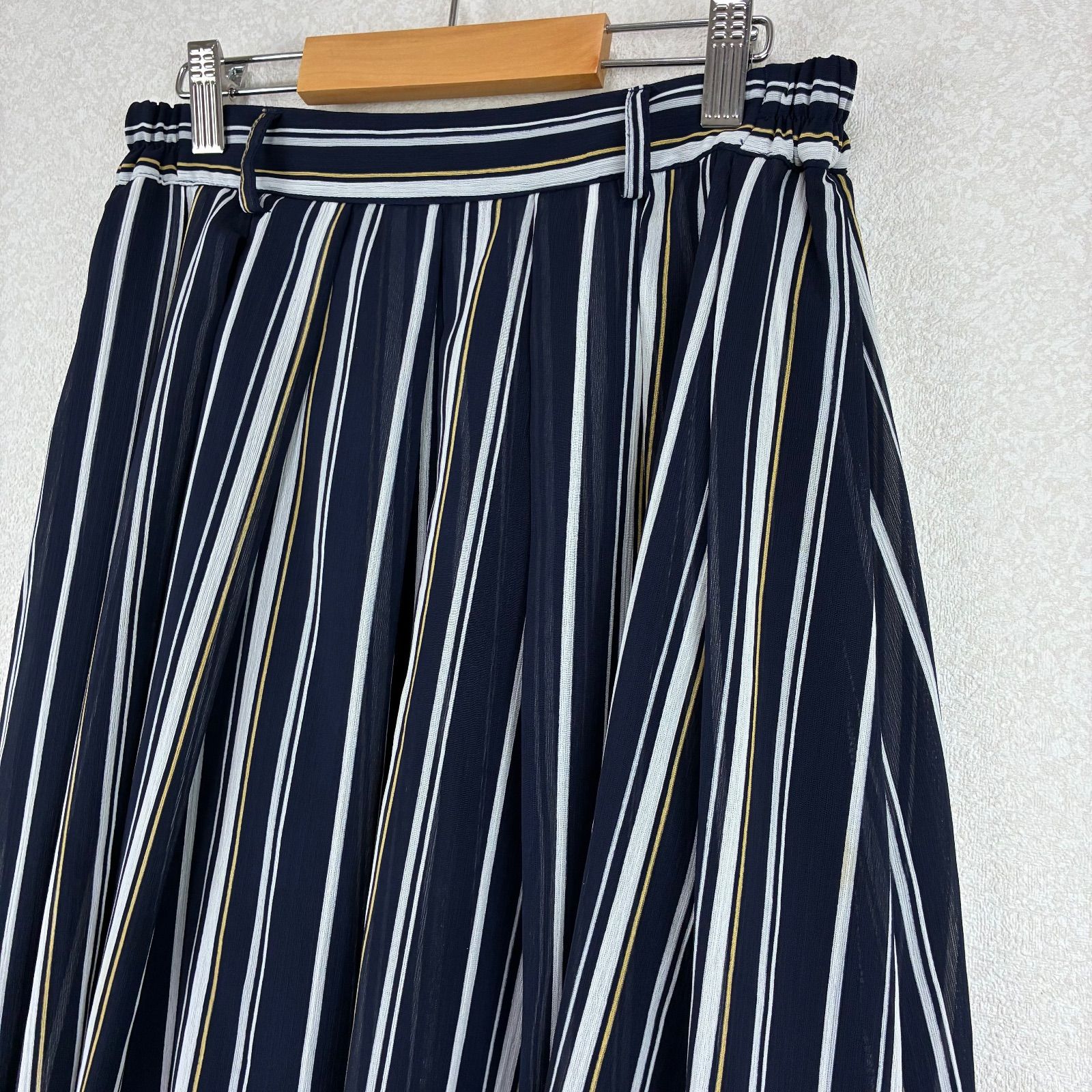 バレンシアガストライプ ロゴ入り フレアスカート バレンシアガストライプ ロゴ入り フレアスカート