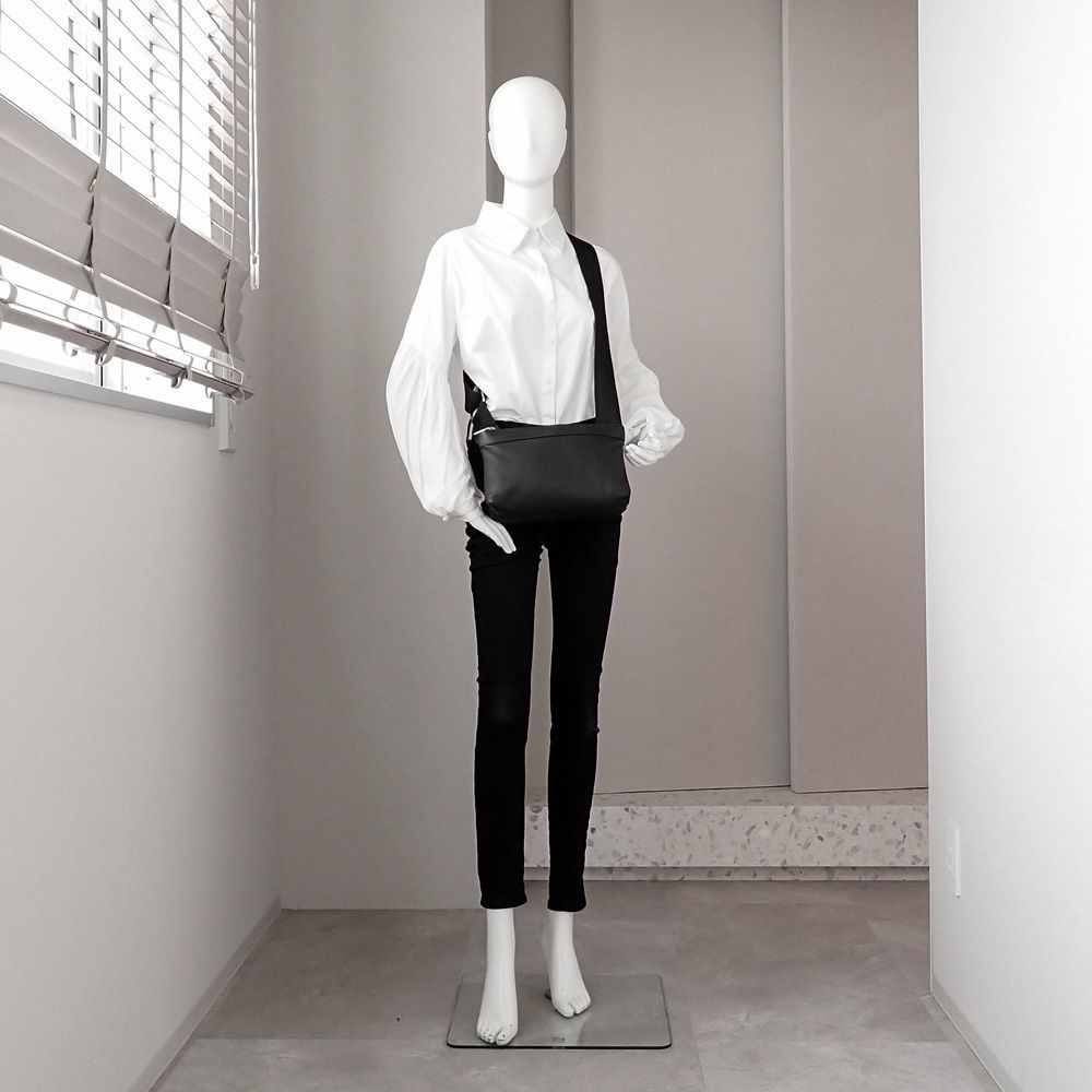 ボッテガヴェネタ クラシックピロー クロスボディバッグ メンズ