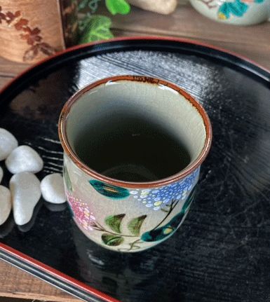 九谷焼 湯呑 湯飲み 大 がく紫陽花ピンク&ブルー 背中 裏絵ブルー