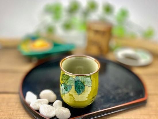 九谷焼 湯呑 湯飲み 大 濃い塗り花鳥 裏絵