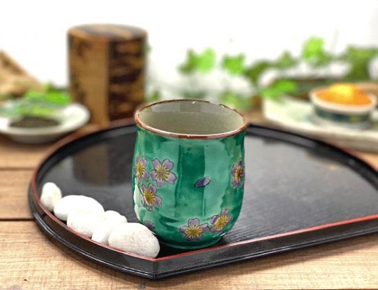 九谷焼 湯呑 湯飲み 大 グリーン地桜 裏絵