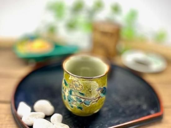 九谷焼 湯呑 湯飲み 大 黄塗り金糸梅に鳥 裏絵