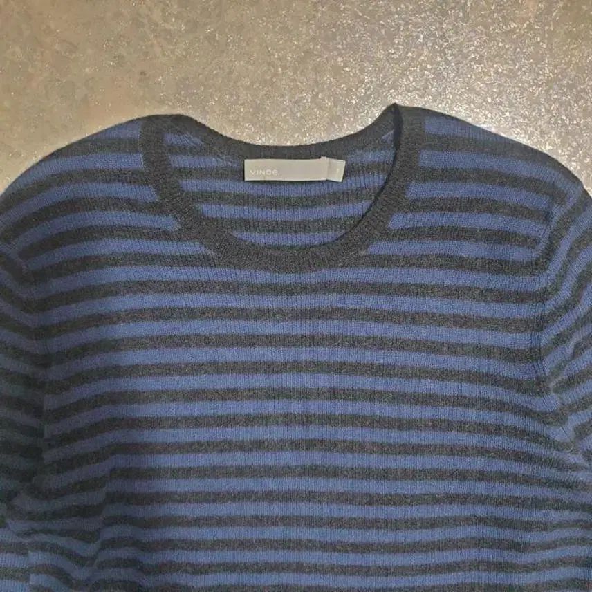 Vince ストライプ カシミア ニット GINKGOPHARMACY_COM