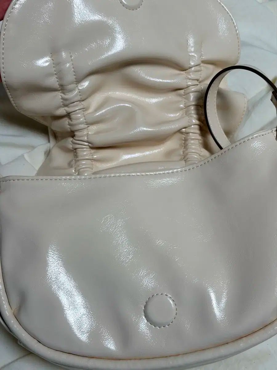 サースデーアイランド シャーリング リボン クロスバッグ