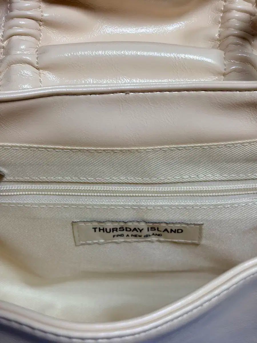  サースデーアイランド シャーリング リボン クロスバッグ メッセンジャーバッグ ショルダーバッグ