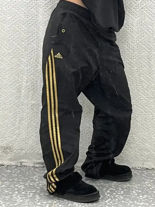 アディダス 00 s マーシャルアーツ ブラック GOLD トラックパンツ 110 C06584
