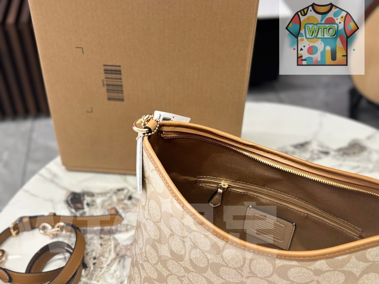 ストラップバッグ