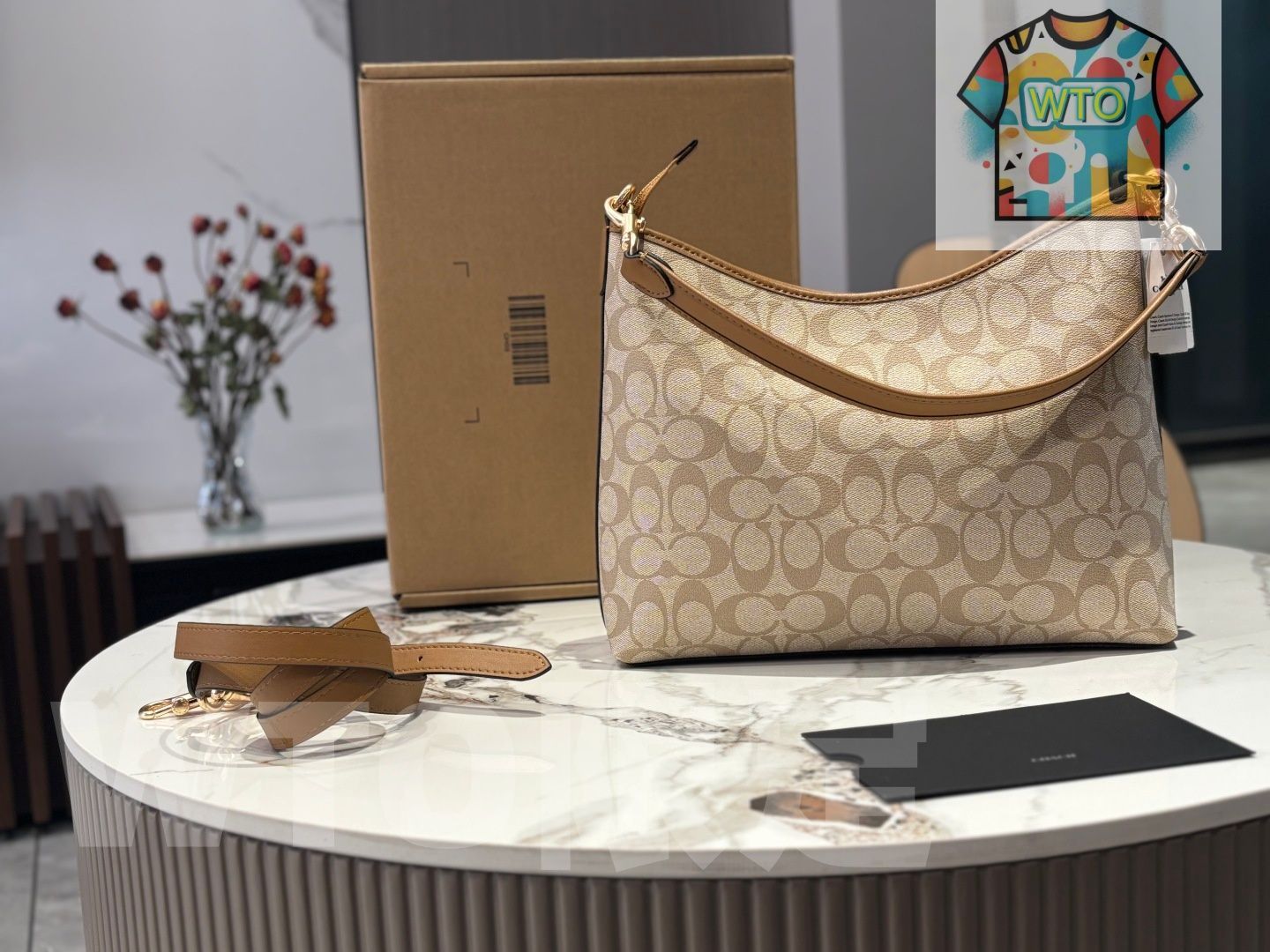 今日 COACH Laurel ストラップバッグ