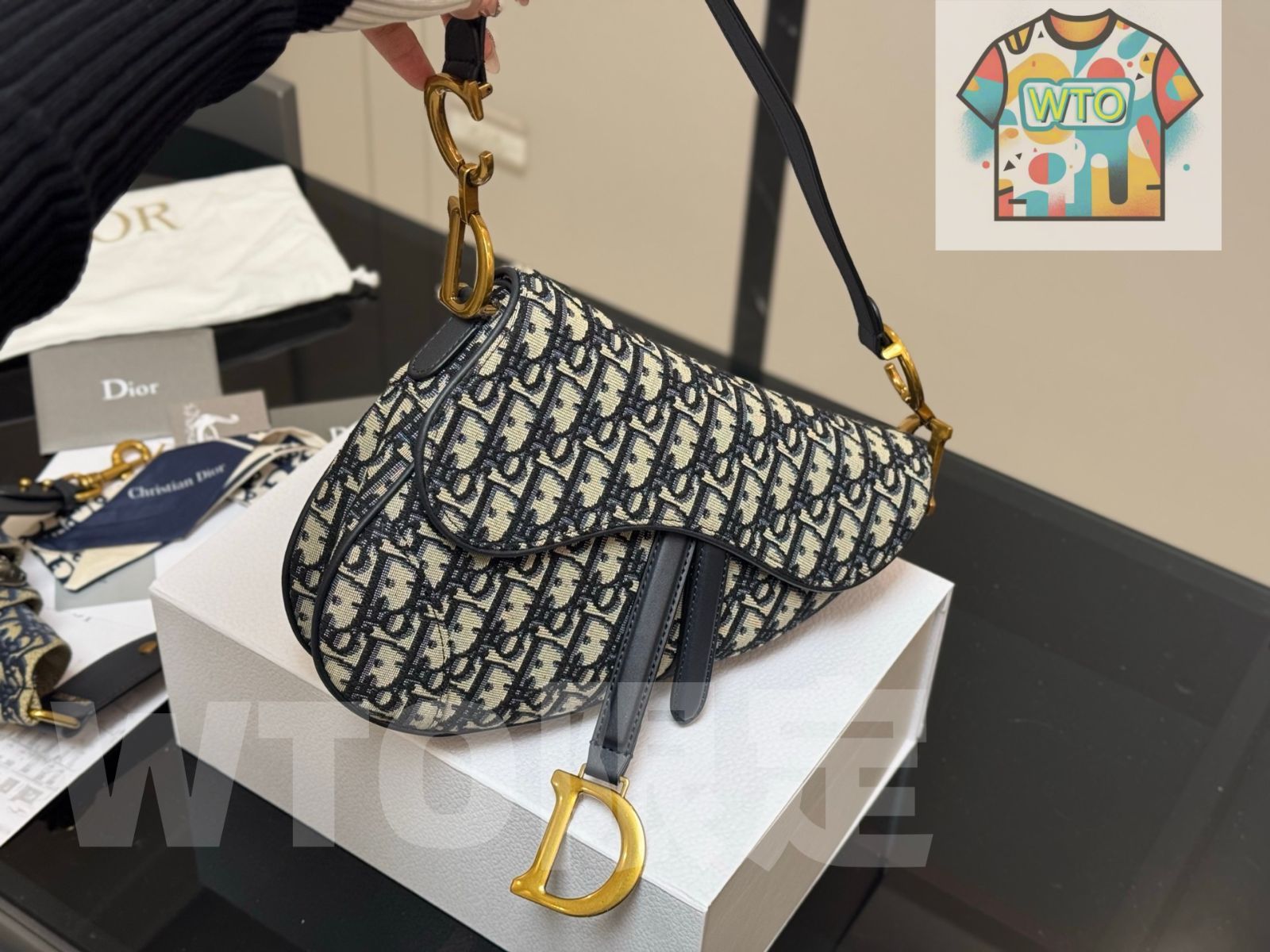 今日 Dior フラワー サドルバッグ 大サイズ