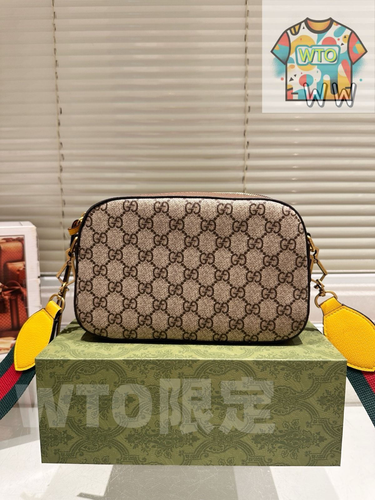 今日 Gucci Tiger Head Camera Bag グッチ タイガーヘッド カメラバッグ