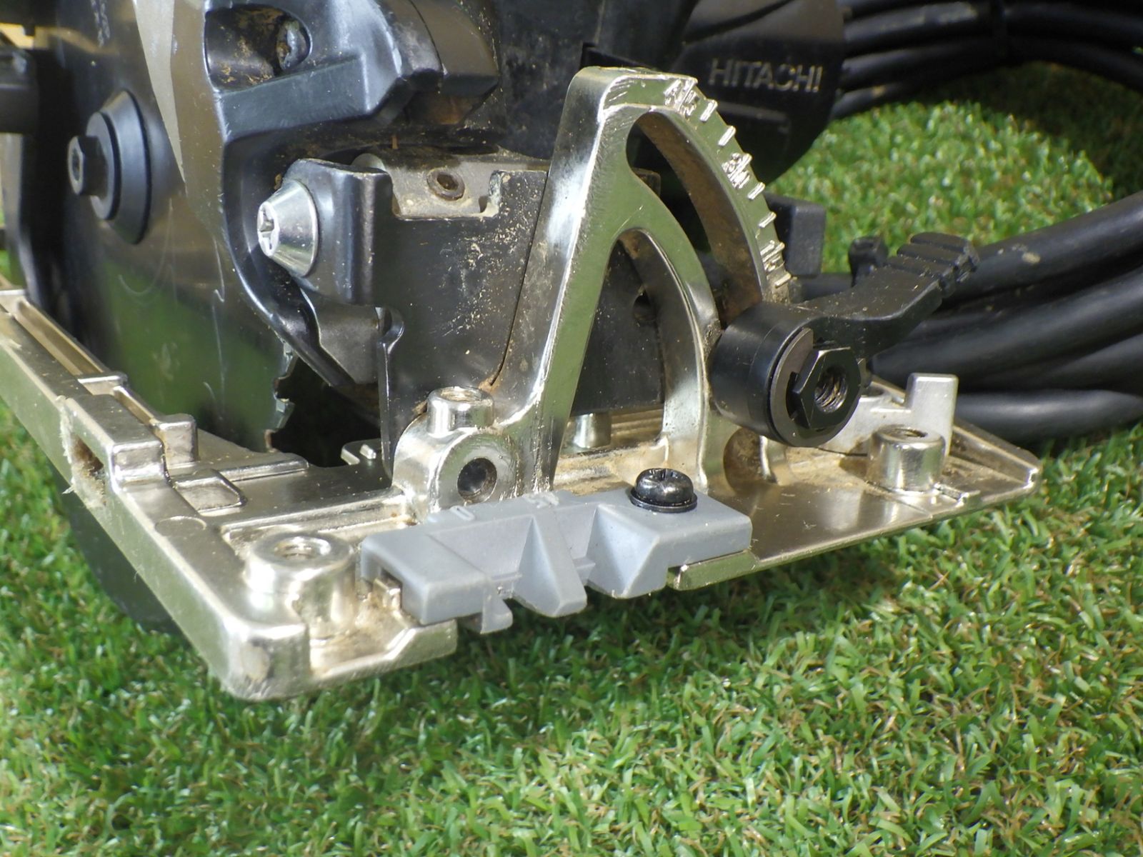 各種木材の切断に 日立 深切り電子マルノコ C6MEY 品