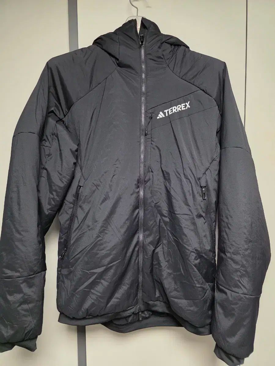 アディダス テレックス プリマロフト ジャケット