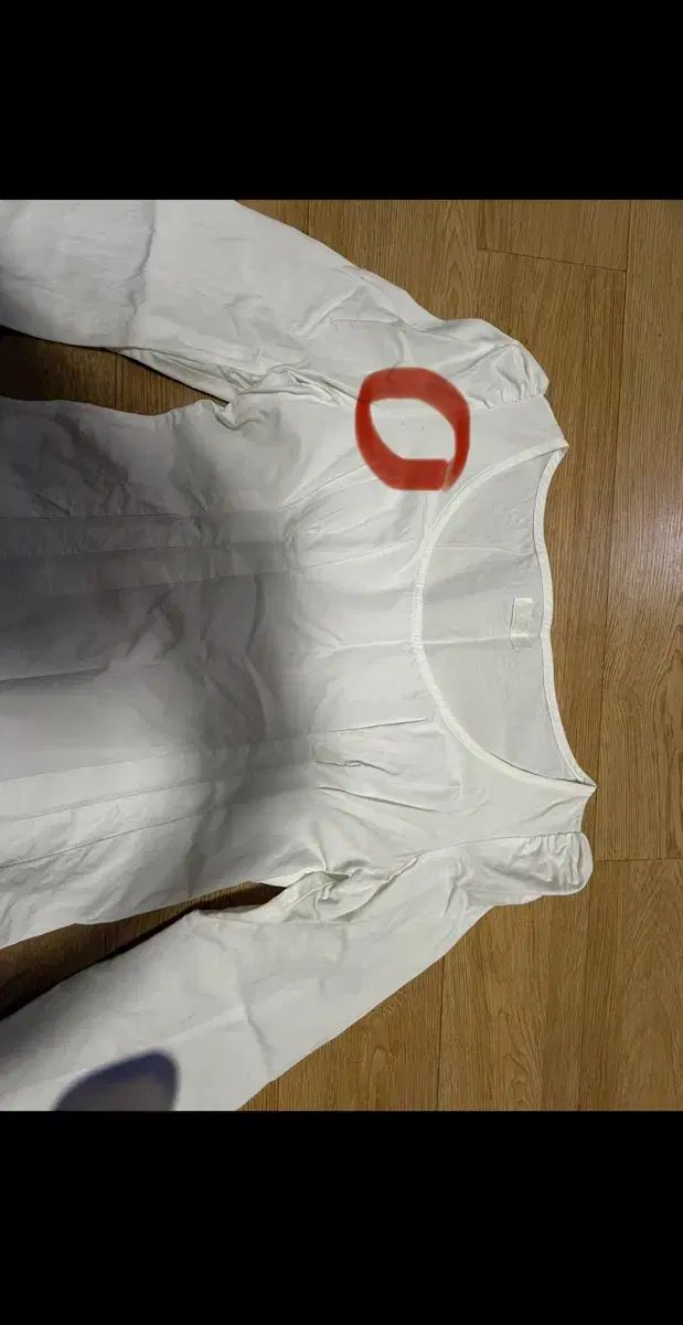 新商品続々。 Lea ルエ 白 ピンタック ブラウス 今だけ全品送料無料！！