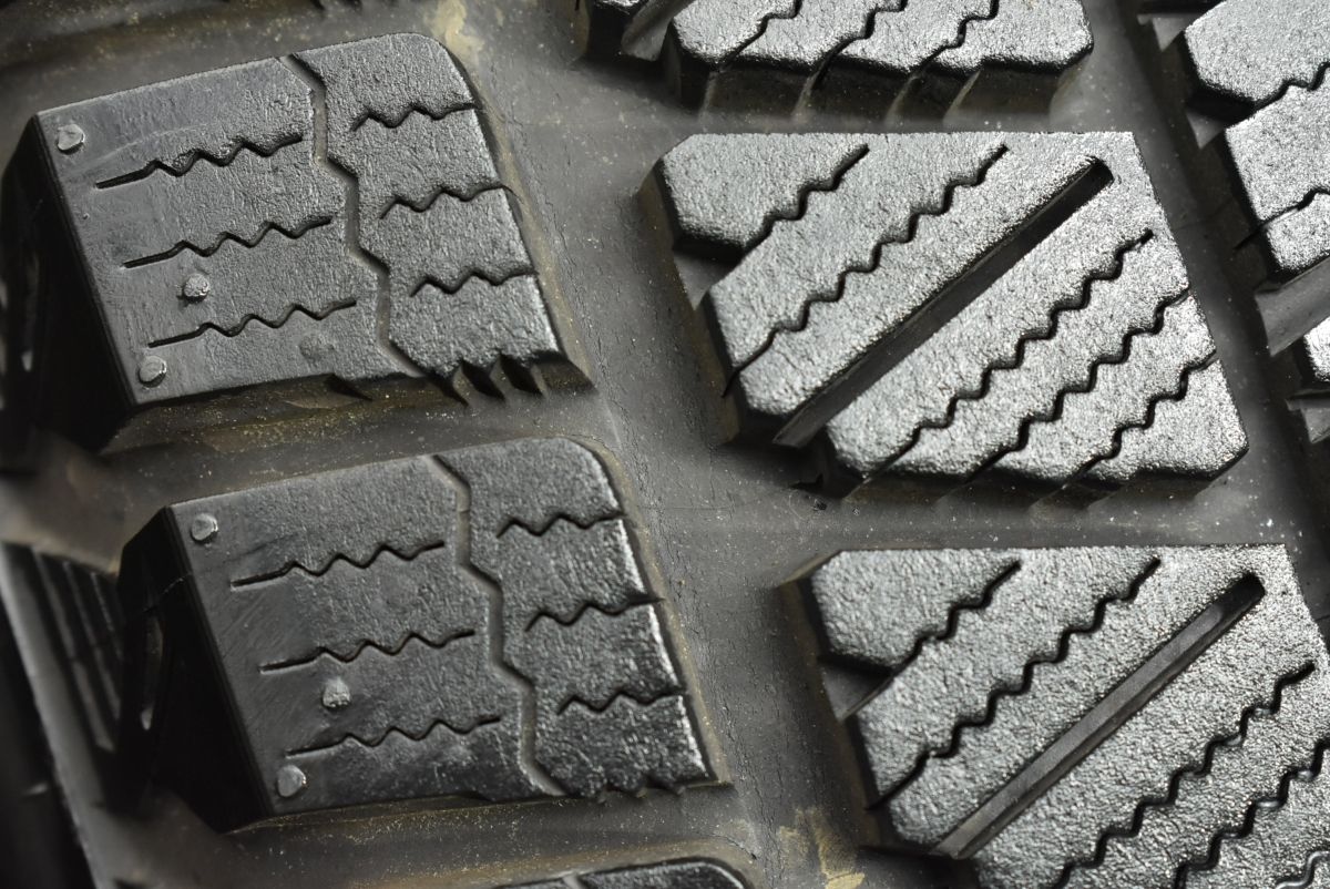 2023年製 超バリ溝DM-V3付】LIUFENG 16in 7J +25 PCD139.7